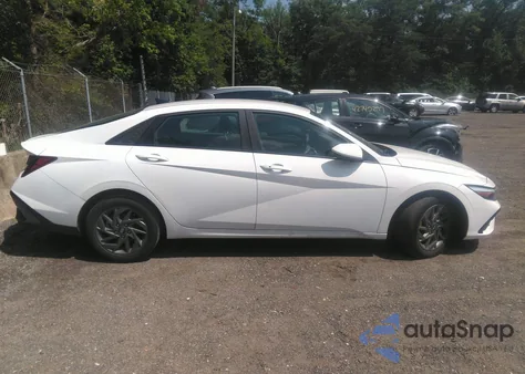 2024 Hyundai Elantra Sel from USA, damaged, VIN KMHLM4DG8RU678626